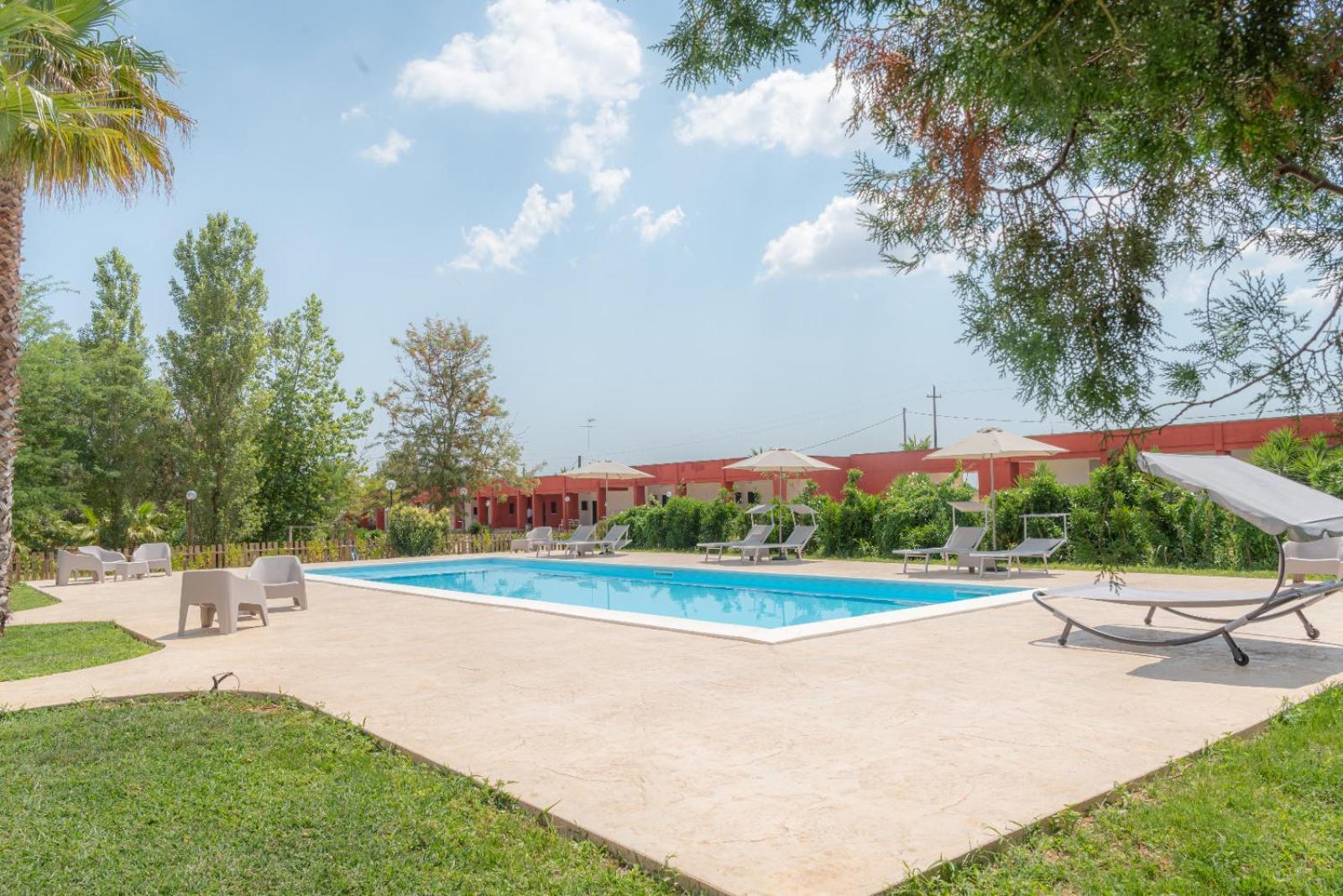 Hotel Le Muse Carpignano Salentino Exterior photo